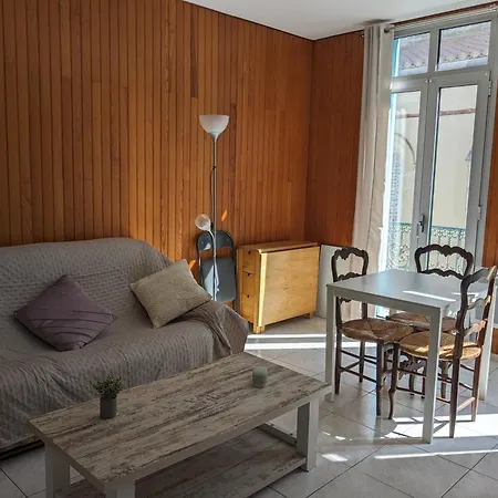 Apartment La Maison Bleue *